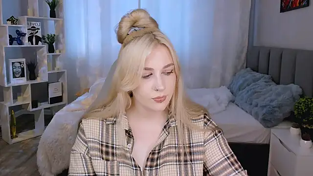 Snapshot of AmaliaWinslet chatting on June 27, 2:34 pm AmaliaWinslet online show from June 27, 2:34 pm