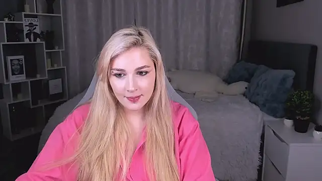 Snapshot of AmaliaWinslet chatting on July 12, 6:32 pm AmaliaWinslet online show from July 12, 6:32 pm