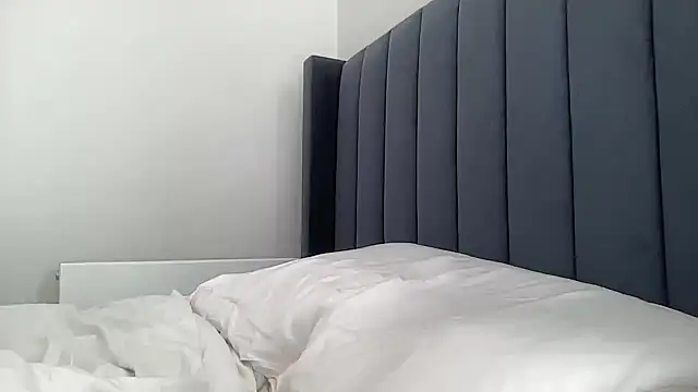 JadeLucy online show from June 21, 8:39 am