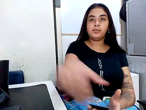 rainhajess online show from July 10, 12:15 am
