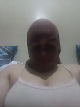 Snapshot of daloua_sexy chatting on July 5, 12:28 am daloua sexy online show from July 5, 12:28 am