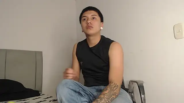 Owenn  blueee online show from June 26, 4:17 am