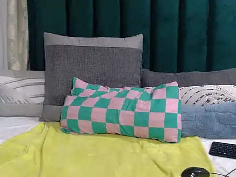 Usher22 online show from June 25, 9:41 pm