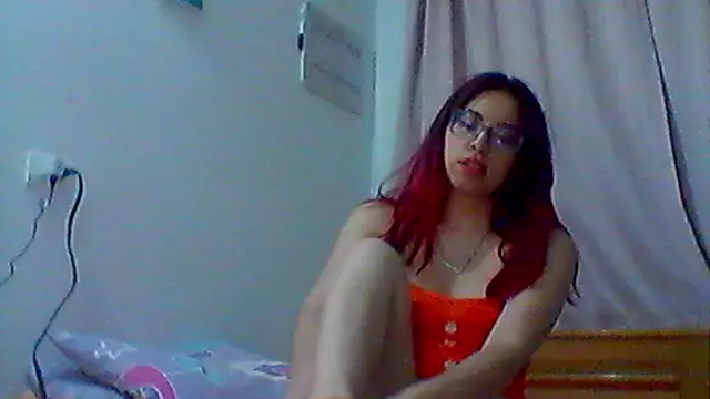 Snapshot of _CherrySweetie_ chatting on July 15, 4:18 am CherrySweetie online show from July 15, 4:18 am