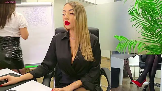 BabesGoWild online show from February 13, 5:26 am