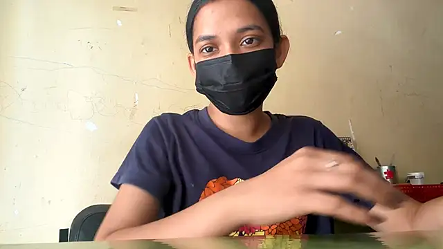 Snapshot of yuna_luxy chatting on June 22, 6:54 am yuna luxy online show from June 22, 6:54 am