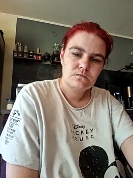 Snapshot of GoldenWifee chatting on June 19, 5:12 am GoldenWifee online show from June 19, 5:12 am