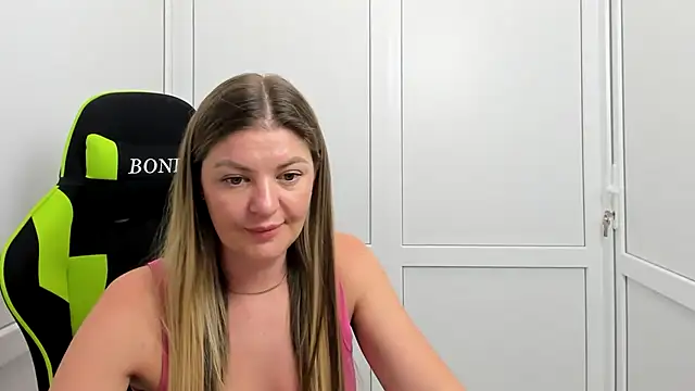 Snapshot of MiaSummerr_ chatting on July 11, 7:16 pm MiaSummerr online show from July 11, 7:16 pm