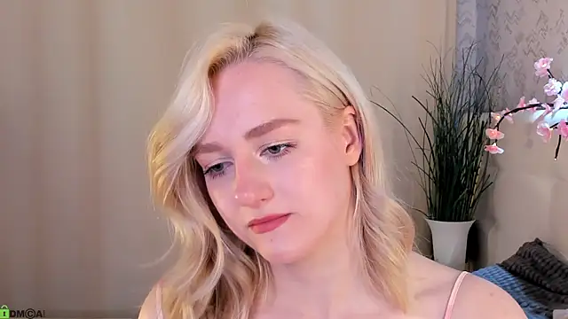 Chloe-Deccer online show from June 25, 1:16 am