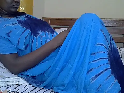 PrittyAnna online show from June 18, 5:08 am