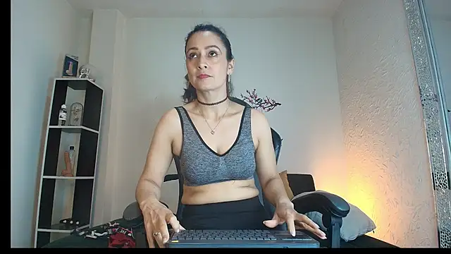 Snapshot of _Anais_Lanz chatting on July 7, 6:47 am Anais Lanz online show from July 7, 6:47 am