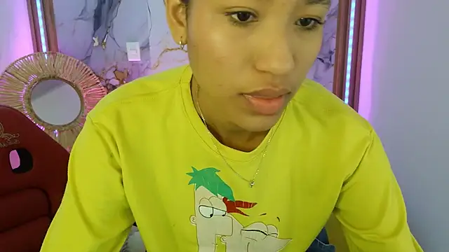 Snapshot of Kiimmy_m_ chatting on June 11, 12:25 pm Kiimmy m online show from June 11, 12:25 pm
