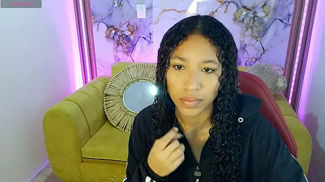 Snapshot of Kiimmy_m_ chatting on June 13, 12:36 pm Kiimmy m online show from June 13, 12:36 pm