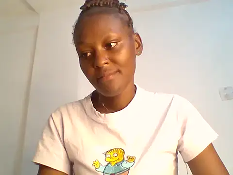Pretty pretty2 online show from June 7, 2:43 pm
