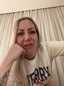 Snapshot of Alana_sc chatting on July 18, 9:29 pm Alana sc online show from July 18, 9:29 pm