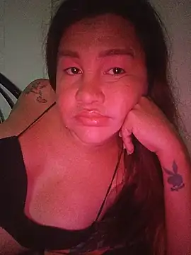 Snapshot of AsianMolly32 chatting on June 8, 4:46 am AsianMolly32 online show from June 8, 4:46 am