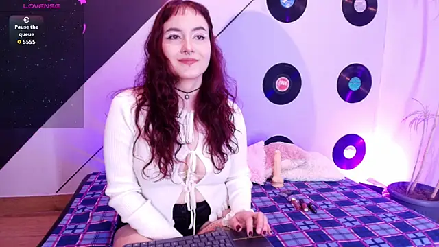 Snapshot of Allissa_Noir chatting on July 2, 2:44 am Allissa Noir online show from July 2, 2:44 am