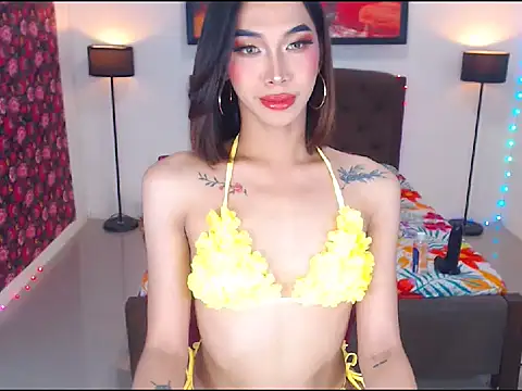 Snapshot of xXLoadedofCumTSXx chatting on June 28, 1:17 pm xXLoadedofCumTSXx online show from June 28, 1:17 pm