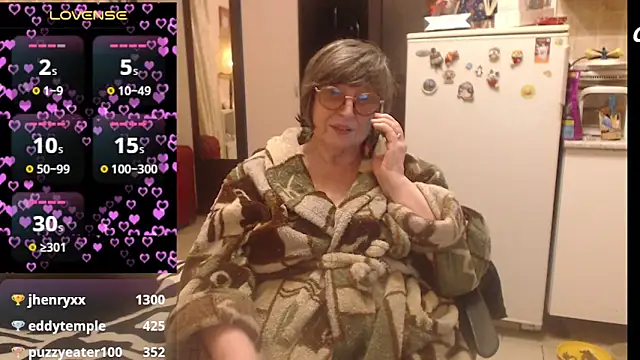 Sharon Amore online show from March 26, 7:08 pm