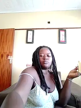 Snapshot of SexyTashar chatting on June 9, 8:15 am SexyTashar online show from June 9, 8:15 am