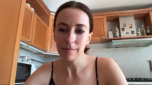 Flamingo Queen online show from July 1, 6:04 am