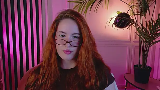 Snapshot of ChloeAster chatting on June 28, 10:05 pm ChloeAster online show from June 28, 10:05 pm