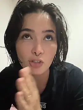 Snapshot of sweetchloe__ chatting on June 12, 9:14 pm sweetchloe online show from June 12, 9:14 pm