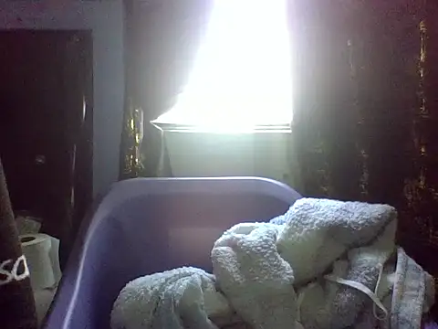 Snapshot of Lovey_daisy15 chatting on June 26, 7:35 am Lovey daisy15 online show from June 26, 7:35 am