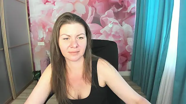 Snapshot of LunaKissesx chatting on July 5, 12:12 pm LunaKissesx online show from July 5, 12:12 pm