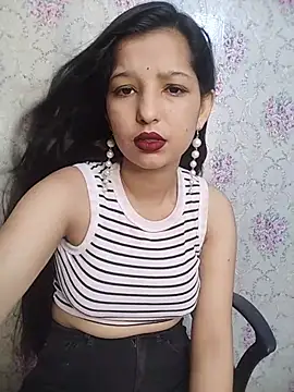 Snapshot of Queen_Rosyy chatting on June 20, 2:47 am Queen Rosyy online show from June 20, 2:47 am