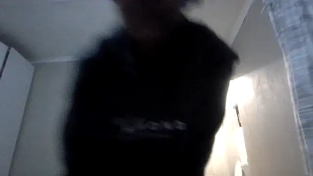 Snapshot of Lavendaxx chatting on June 21, 1:52 am Lavendaxx online show from June 21, 1:52 am