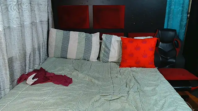 Snapshot of Lavendaxx chatting on July 12, 2:41 pm Lavendaxx online show from July 12, 2:41 pm