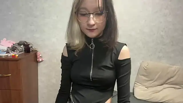 Snapshot of Lilfain_baby chatting on June 29, 12:05 pm Lilfain baby online show from June 29, 12:05 pm