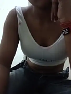 Snapshot of baby_girl_099 chatting on July 9, 1:04 pm baby girl 099 online show from July 9, 1:04 pm