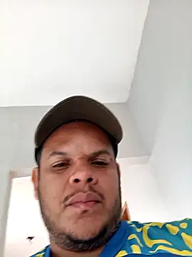 Snapshot of FFelipe000777 chatting on July 28, 11:17 am FFelipe000777 online show from July 28, 11:17 am