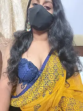 Clara-Lilly online show from July 19, 10:30 am