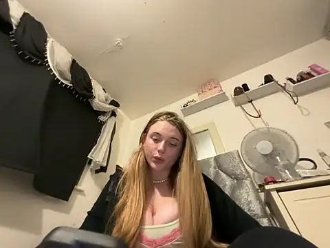 Violetsinxx online show from June 15, 10:23 pm