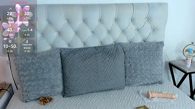 Snapshot of Valkiry_08 chatting on June 21, 4:37 am Valkiry 08 online show from June 21, 4:37 am