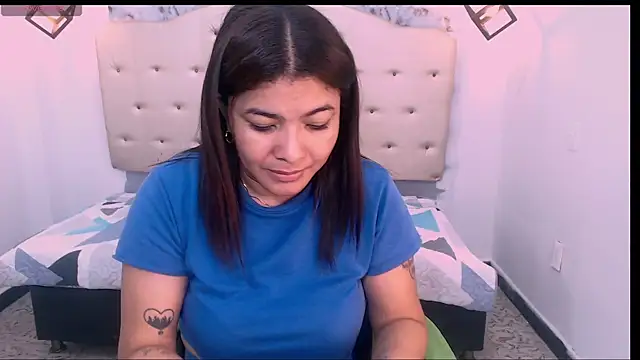 brenda-hot21 online show from June 15, 12:02 am