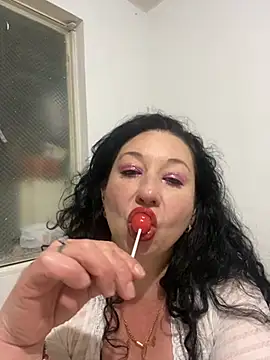 TheEmpress89 online show from June 17, 3:31 am