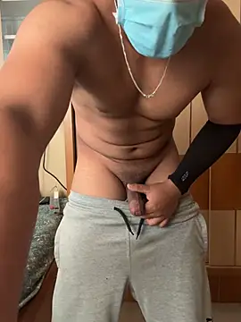 Snapshot of muscularZoro chatting on June 16, 12:19 pm muscularZoro online show from June 16, 12:19 pm