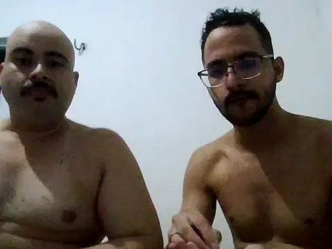 Snapshot of casal_jj23 chatting on June 15, 3:20 am casal jj23 online show from June 15, 3:20 am
