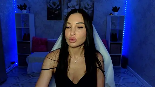 Snapshot of NikoleMills chatting on July 3, 5:14 am NikoleMills online show from July 3, 5:14 am