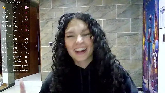 Diamond Curls online show from July 27, 3:41 pm
