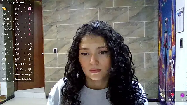 Diamond Curls online show from July 28, 3:43 pm