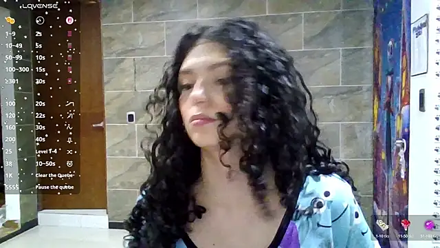 Diamond Curls online show from July 29, 4:05 pm
