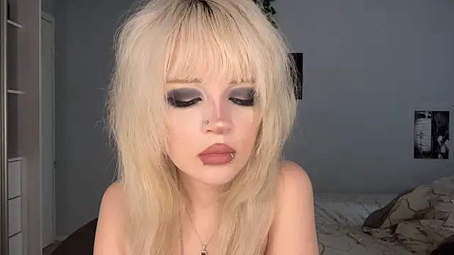 Snapshot of Velvets_Vixens01 chatting on August 1, 11:31 am Velvets Vixens01 online show from August 1, 11:31 am