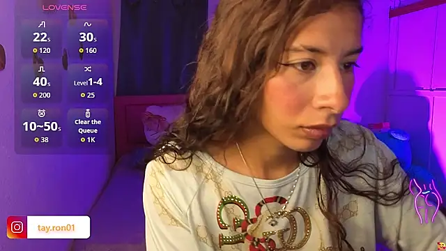 Snapshot of Siena_sofia chatting on June 19, 8:18 am Siena sofia online show from June 19, 8:18 am