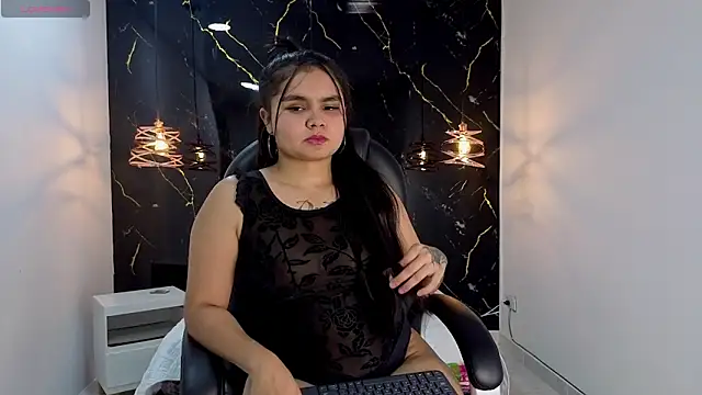 Snapshot of TifanyRoseX chatting on June 11, 6:39 pm TifanyRoseX online show from June 11, 6:39 pm