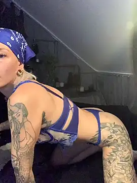 IvyReigns online show from July 15, 10:04 pm